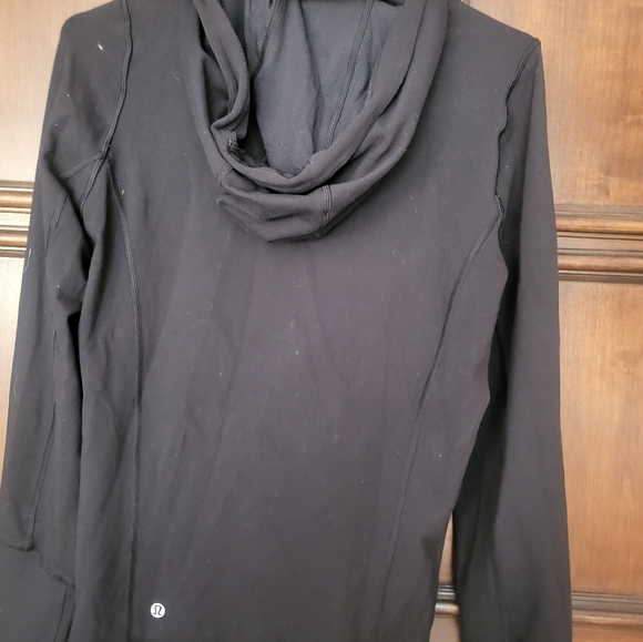 Lululemon - Picture 5 of 6